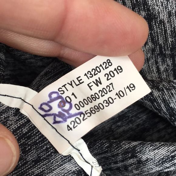 Under Armour Gray Black Space Dye Quarter Zip Pullover Top Women's Medium Loose - Picture 9 of 12